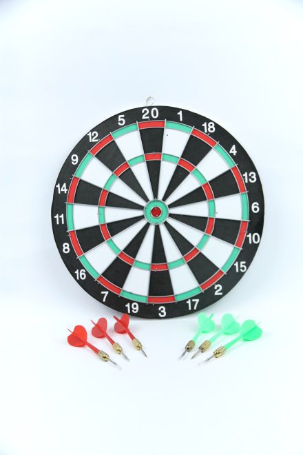 Дартс с дротиками