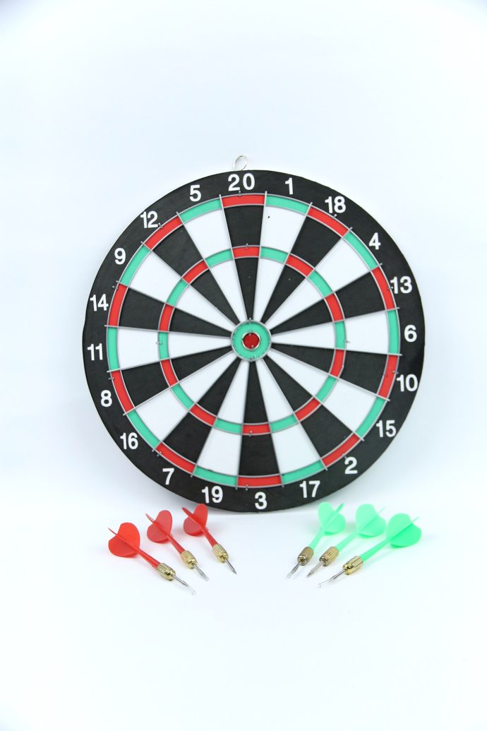 Дартс с дротиками